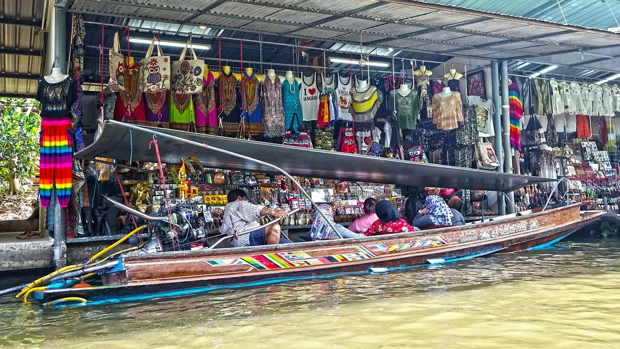 TAILÂNDIA | Experiências Memoráveis nos Charmosos Mercados Flutuantes