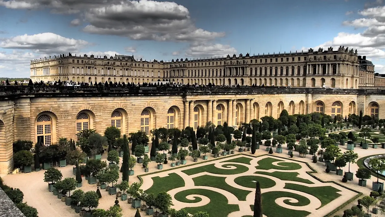 FRANÇA | Versailles: Guia Completo do Castelo, seus Jardins e Locais Imperdíveis